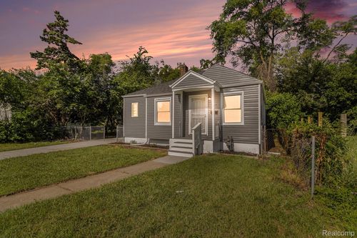 19749 Rosemont Ave, Detroit, MI, 48219-2114 | Card Image