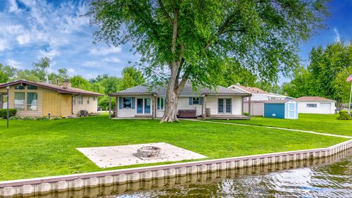 524 Park Ave, Fox Lake, IL, 60020-1920 | Card Image
