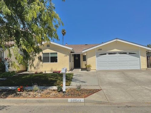 32542 Lake Tana St, Fremont, CA, 94555-1049 | Card Image