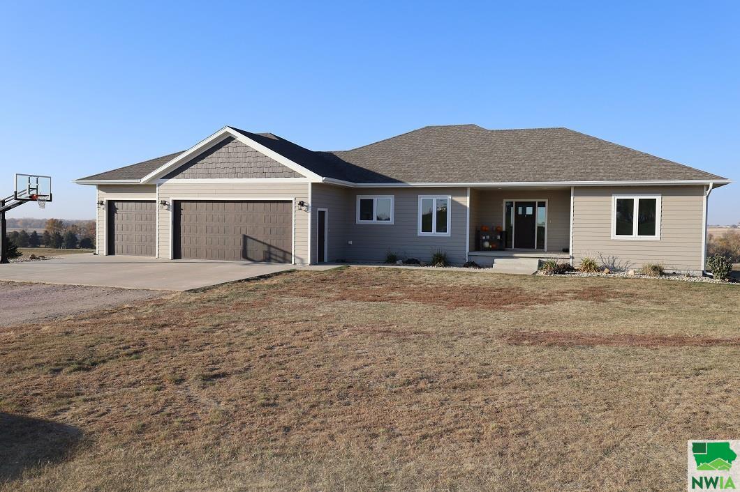 1707 Rock Ridge Road, For Sale in Rock Rapids Zoocasa
