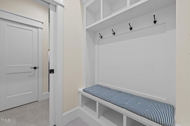 Drop Zone near Garage Entry | Image 26
