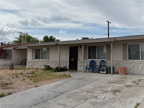 2624 E Brooks Ave, North Las Vegas, NV, 89030-8413 | Card Image