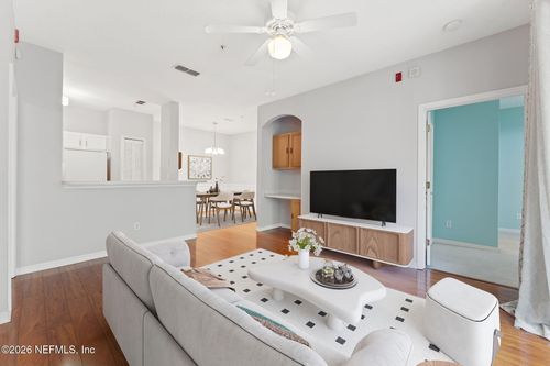 320-8601 Beach Boulevard, Jacksonville, FL, 32216 | Card Image