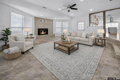 109 Maxine St, Mineola, TX, 75773-1011 | Card Image
