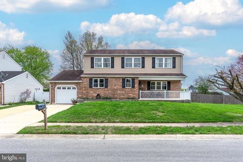 2 Rossiter Cir, NEWARK, DE, 19702-2845 | Card Image