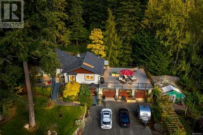 395 Conway Rd, House other with 4 bedrooms, 3 bathrooms and 10 parking in Victoria BC | Image 2