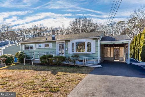 18 Andover Rd, Old Bridge, NJ, 08857-1611 | Card Image