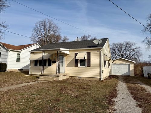 632 Woodlawn Ave, Mattoon, IL, 61938-6188 | Card Image