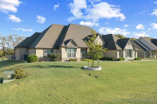 15301 E 83rd St N, Owasso, OK, 74055-7866 | Card Image