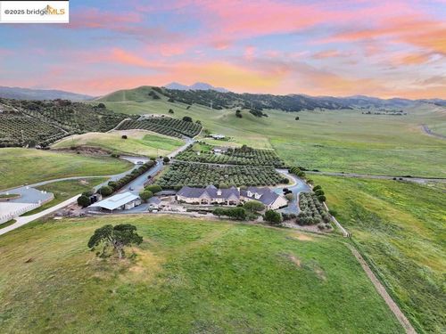 9050 Deer Valley Rd, Brentwood, CA, 94513-4905 | Card Image