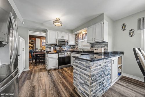 16845 Tremlett Dr, Clinton Township, MI, 48035-2383 | Card Image