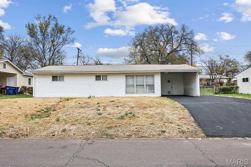 9205 Harold Dr, Saint Louis, MO, 63134-3548 | Card Image