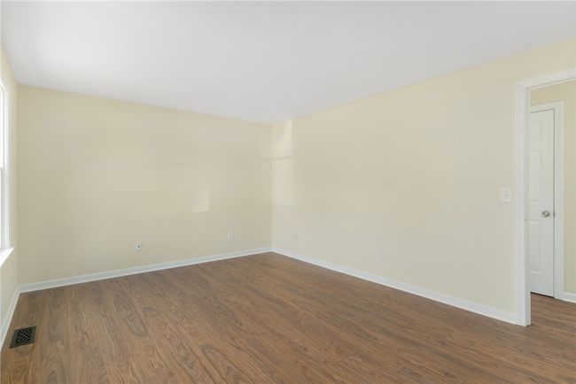 208 W View Rd, House other with 4 bedrooms, 3 bathrooms and 4 parking in Middletown RI | Image 16