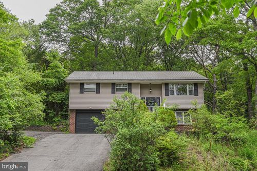 11902 Bayberry Ave, CUMBERLAND, MD, 21502-5226 | Card Image