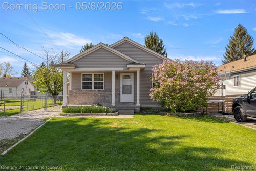 13230 Delavern St, Gibraltar, MI, 48173-9521 | Card Image
