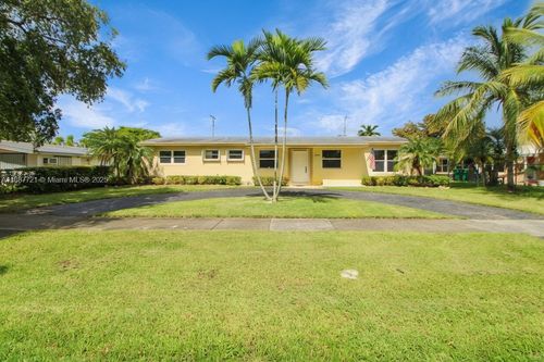 19550 Belview Dr, Cutler Bay, FL, 33157-8534 | Card Image