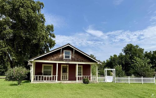 328 Chick St, Council Grove, KS, 66846-1922 | Card Image