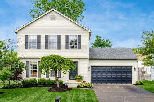 9045 Holquest Dr, Lewis Center, OH, 43035-8423 | Card Image