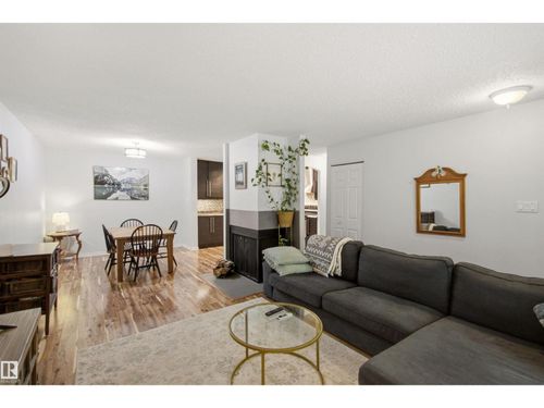 5786 172 St Nw, Edmonton, AB, T6M1B4 | Card Image