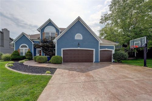 13816 Haskins St, Overland Park, KS, 66221-2891 | Card Image