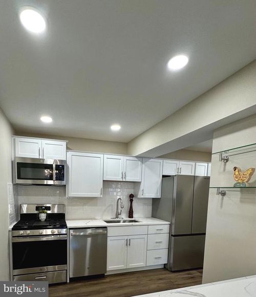 apt-t2-511 N Armistead St, ALEXANDRIA, VA, 22312-2879 | Card Image