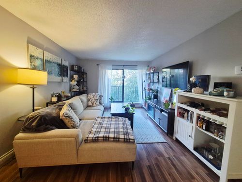 6931 Cooney Rd, Richmond, BC, V6Y2J9 | Card Image