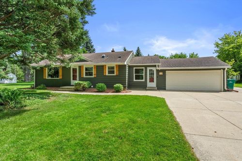 N64W14161 Lincoln Lane, Menomonee Falls, WI, 53051 | Card Image