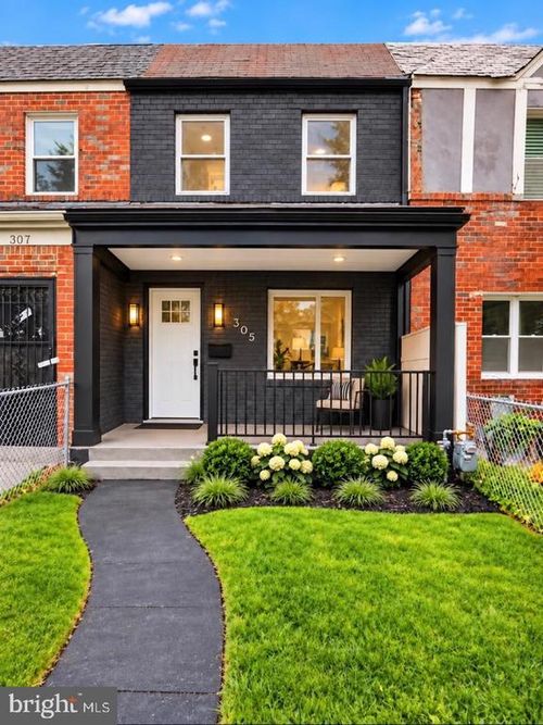 305 34th Pl Ne, WASHINGTON, DC, 20019-1407 | Card Image
