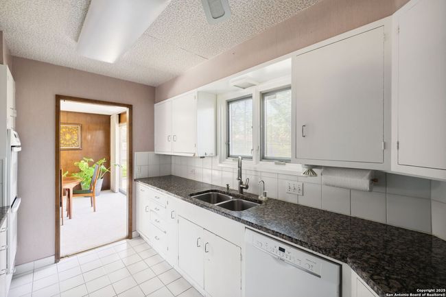 225 Carolwood Dr, House other with 3 bedrooms, 2 bathrooms and null parking in Castle Hills TX | Image 19