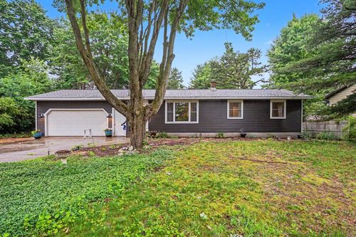 5069 152nd Ave, West Olive, MI, 49460-9155 | Card Image