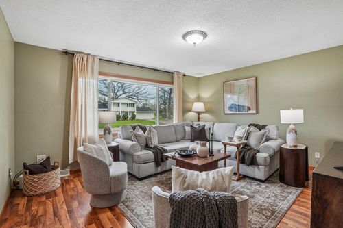 3725 80th Ave N, Brooklyn Park, MN, 55443-2803 | Card Image