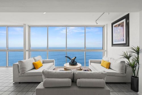 17d-939 Coast Blvd, La Jolla, CA, 92037 | Card Image