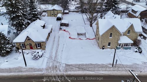 3195 Perth Rd, Perth, ON, N0K1Y0 | Card Image