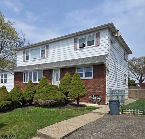 94 Rose Pl, Woodland Park, NJ, 07424-3030 | Card Image