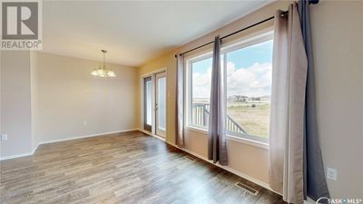 175 Chateau Cres, Townhouse with 3 bedrooms, 3 bathrooms and null parking in Pilot Butte SK | Image 1