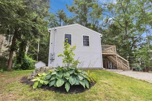 14 Governors Dr, Raymond, NH, 03077-1327 | Card Image