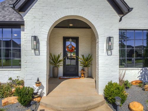 8429 Nw 130th St, Oklahoma City, OK, 73142-8629 | Card Image