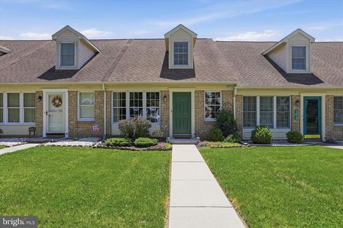 1008 Orchard Dr, Chambersburg, PA, 17201-3832 | Card Image