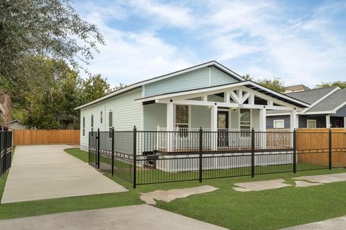 203 Archer St, Houston, TX, 77009-5417 | Card Image