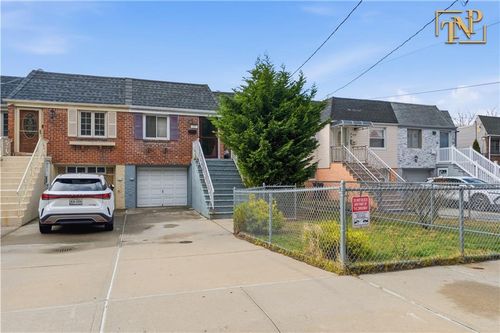 457 Beach 66th St, Arverne, NY, 11692-1429 | Card Image