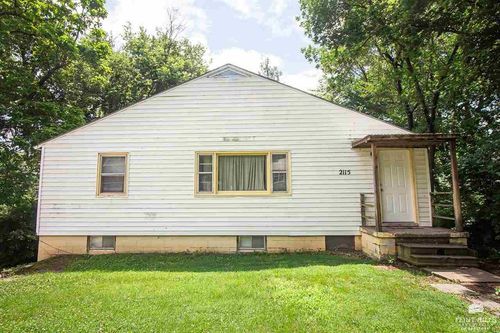 2115 Walnut Dr, Manhattan, KS, 66502-3844 | Card Image