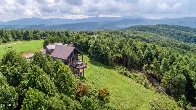 308 Walnut Mountain Farms Loop, House other with 4 bedrooms, 3 bathrooms and null parking in Roan Mountain TN | Image 37