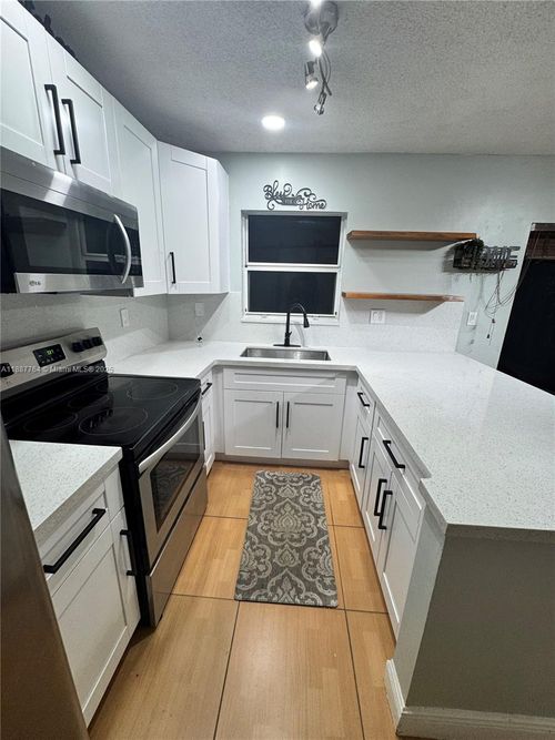 apt-1702-7005 Nw 173rd Dr, Hialeah, FL, 33015-4024 | Card Image