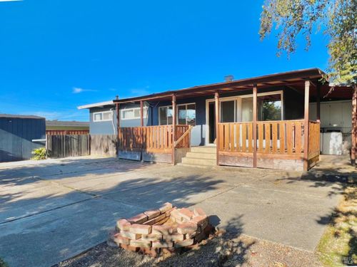 924 E Meadow Ave, Pinole, CA, 94564-2617 | Card Image