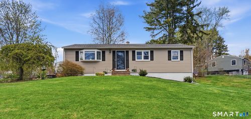 35 Apple Tree Ln, Wallingford, CT, 06492-4301 | Card Image