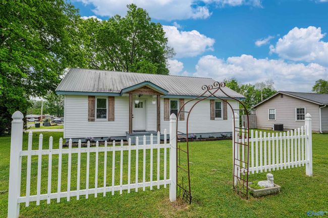 302 Nebraska Ave, House other with 3 bedrooms, 2 bathrooms and null parking in Stevenson AL | Image 6