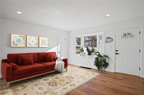 6400 Kentucky Ave, Raytown, MO, 64133-4841 | Card Image