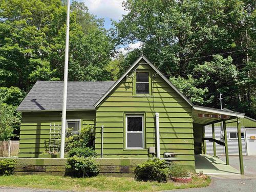 42 Upper Knight St, Keene, NH, 03431-2043 | Card Image