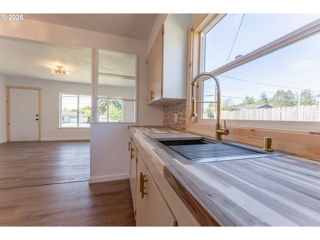 1636 Maple St, House other with 2 bedrooms, 1 bathrooms and null parking in Myrtle Point OR | Image 14