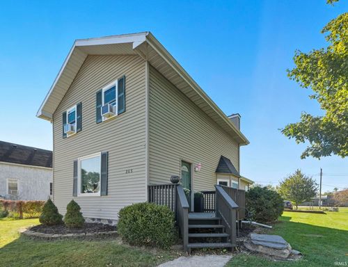 265 S Center St, Waterloo, IN, 46793-9561 | Card Image